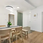 Touch 2 Bedroom 브라티슬라바